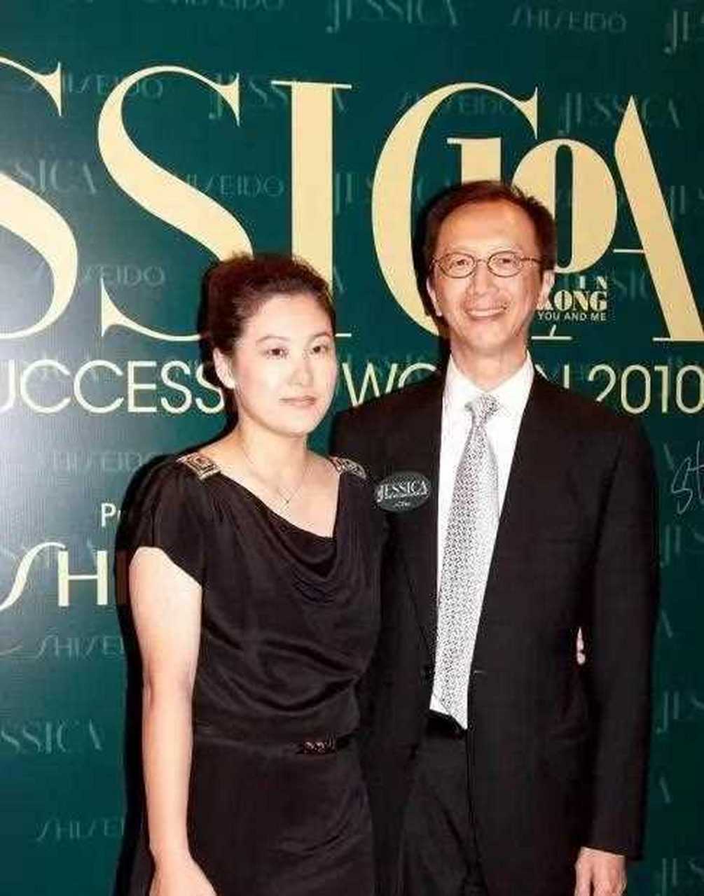 详细阅读:伏明霞老公(伏明霞老公照片) 伏明霞老公(伏明霞老公照片)